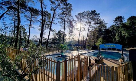 Camping / Mobil Home 8 voyageurs, avec piscine