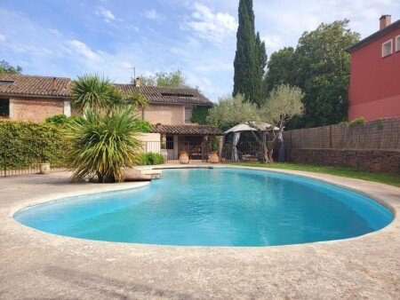 Bed and breakfast 3 voyageurs, avec piscine