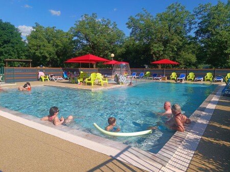 Camping / Mobil Home 5 voyageurs, avec piscine