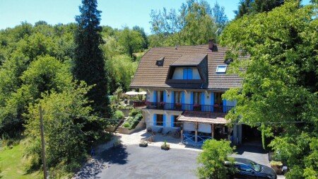 Bed and breakfast 3 voyageurs, avec piscine