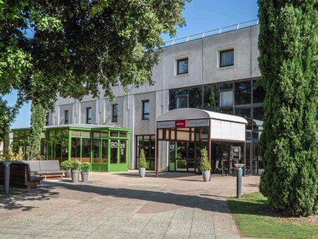 Hôtel confortable, avec piscine