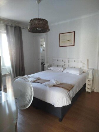 Le Crist'Al, hôtel climatisé, front de mer, proche du centre ville, et solution de restauration