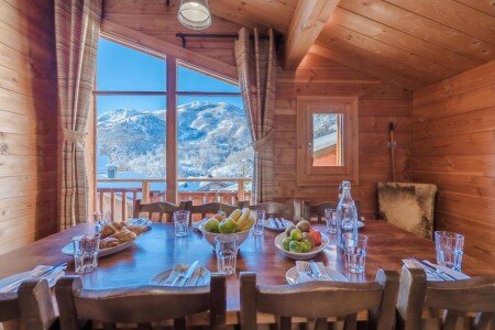 Chalet cozy, 4 chambres, avec jacuzzi