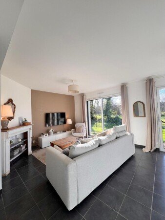 Maison moderne, 2 chambres, avec jardin