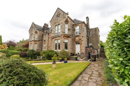 Casa 2 camere, con giardino