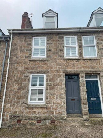 House 3 bedrooms, with parking