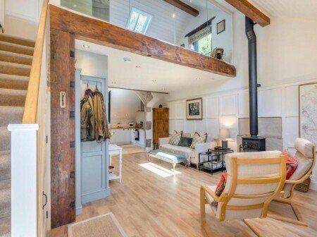 House 2 guests, with wifi