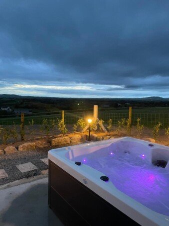 Bed and breakfast 1 bedroom, with jacuzzi