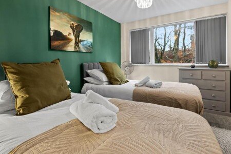 House 4 bedrooms, with jacuzzi