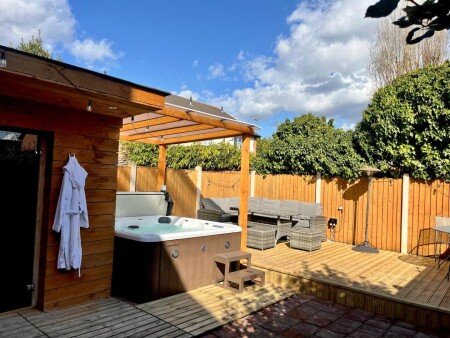 House 3 bedrooms, with jacuzzi