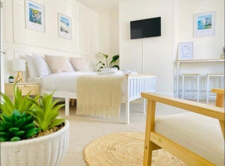 Bed and breakfast 1 bedroom, with parking