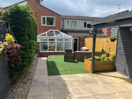 House 3 bedrooms, with garden