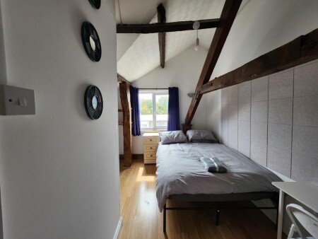 Bed and breakfast 1 bedroom, with parking
