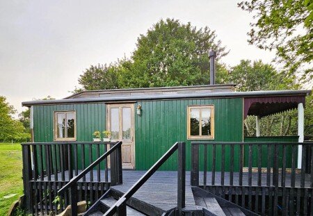 Camping / Mobil Home 2 voyageurs, avec jardin