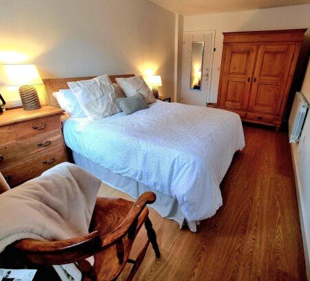 Bed and breakfast 1 bedroom, with garden