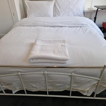 Bed and breakfast 1 bedroom, with garden