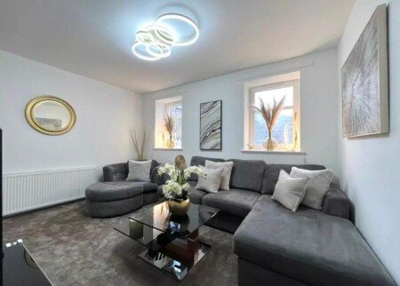 House 3 bedrooms, with garden