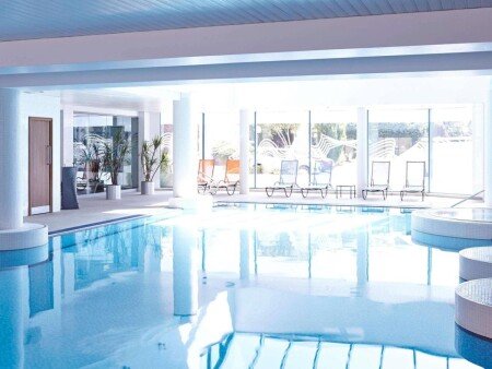 Hotel with jacuzzi