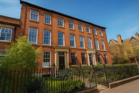 House 6 bedrooms, with jacuzzi