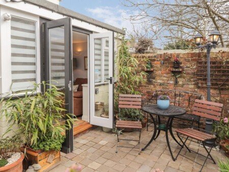 House 1 bedroom, with garden
