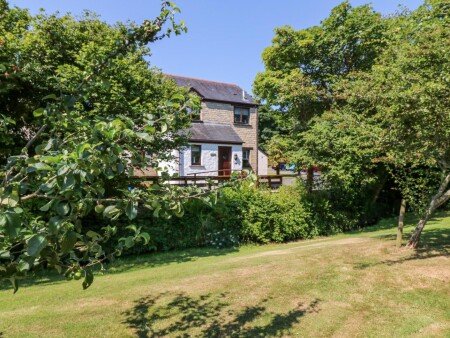 House 2 bedrooms, with pool