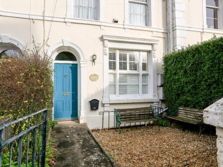 House 2 bedrooms, with garden