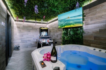 House 1 bedroom, with jacuzzi