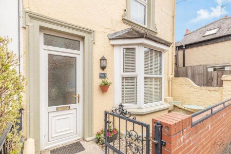 House 2 bedrooms, with garden
