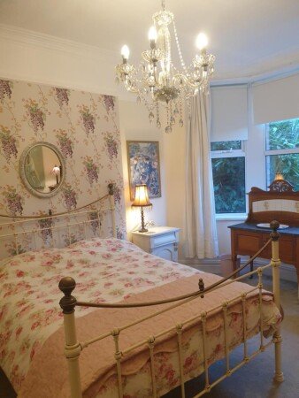 Bed and breakfast 1 bedroom, with garden