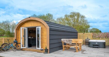 House 4 guests, with jacuzzi