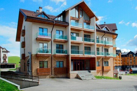 Apartment 7 guests, with jacuzzi