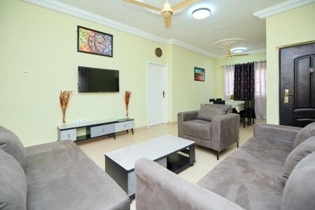 Casa 3 camere, con giardino