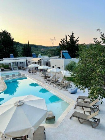 Camping / Mobil Home 10 voyageurs, avec piscine