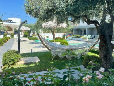 House 4 guests, with jacuzzi