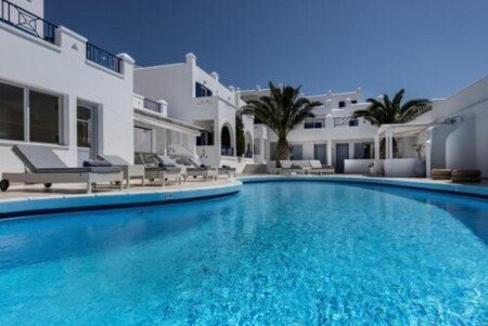 Hotel mit Pool