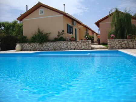 Camping / Mobil Home 4 voyageurs, avec piscine