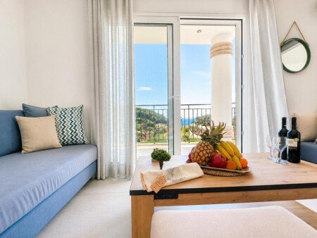 Aparthotel 2 bedrooms, with garden