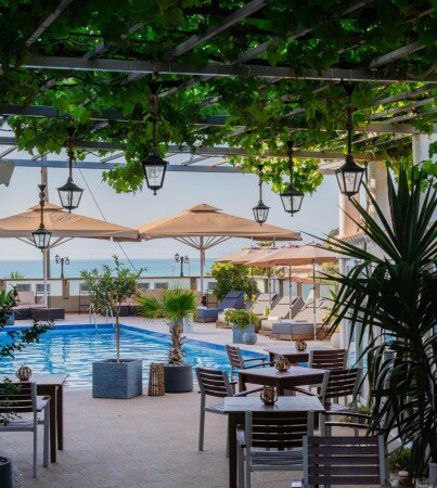 Aparthotel 3 ospiti, con piscina