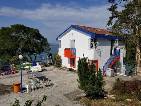 Hostel with wifi
