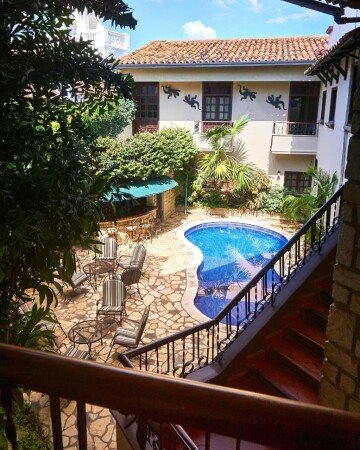 Hotel con piscina