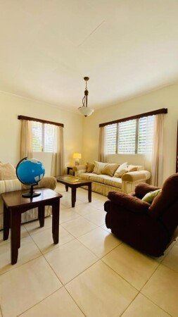 House 3 bedrooms, with garden