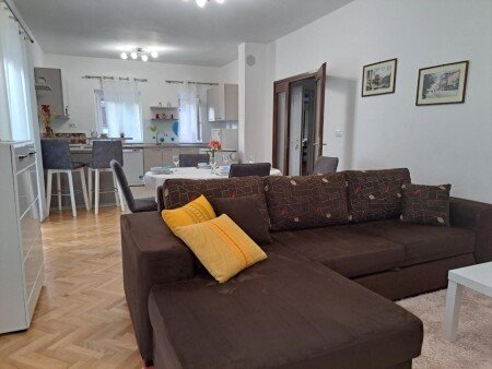 Wohnung 2 Schlafzimmer, mit Garten
