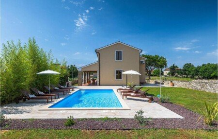 Ferienhaus 4 Schlafzimmer, mit Pool