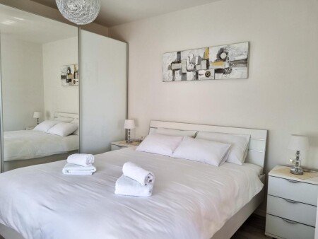 Wohnung 1 Schlafzimmer, mit Klimaanlage