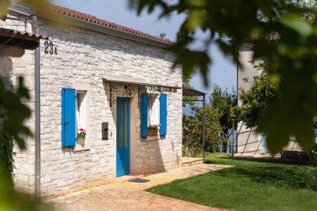 Villa 1 camera, con giardino