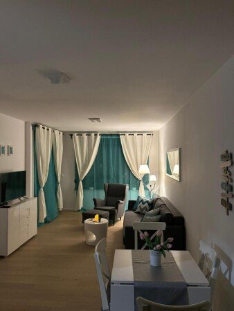 Wohnung 1 Schlafzimmer, mit Klimaanlage