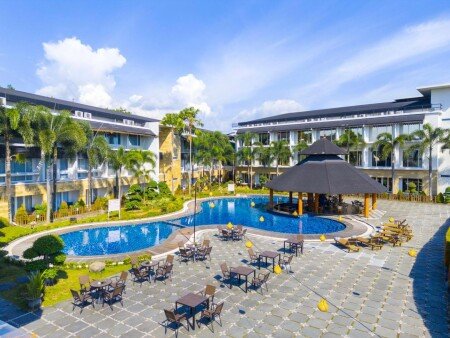 Hotel with pool