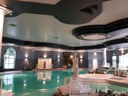 Hotel with jacuzzi
