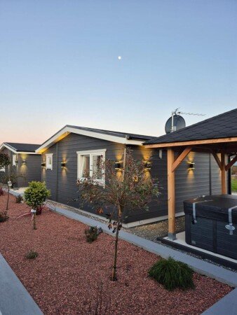 Camping / Mobil Home 1 chambre, avec jacuzzi