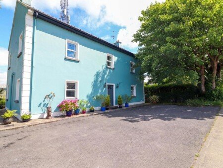 House 4 bedrooms, with garden